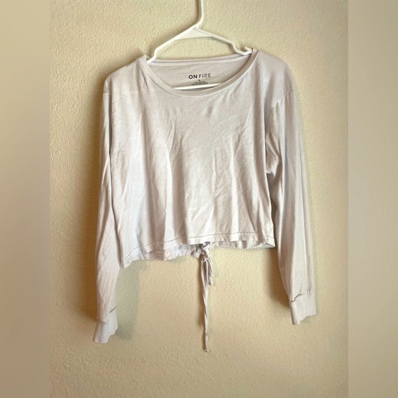 On Fire Women's White Long Sleeve Tee with open back size L - Picture 1 of 3